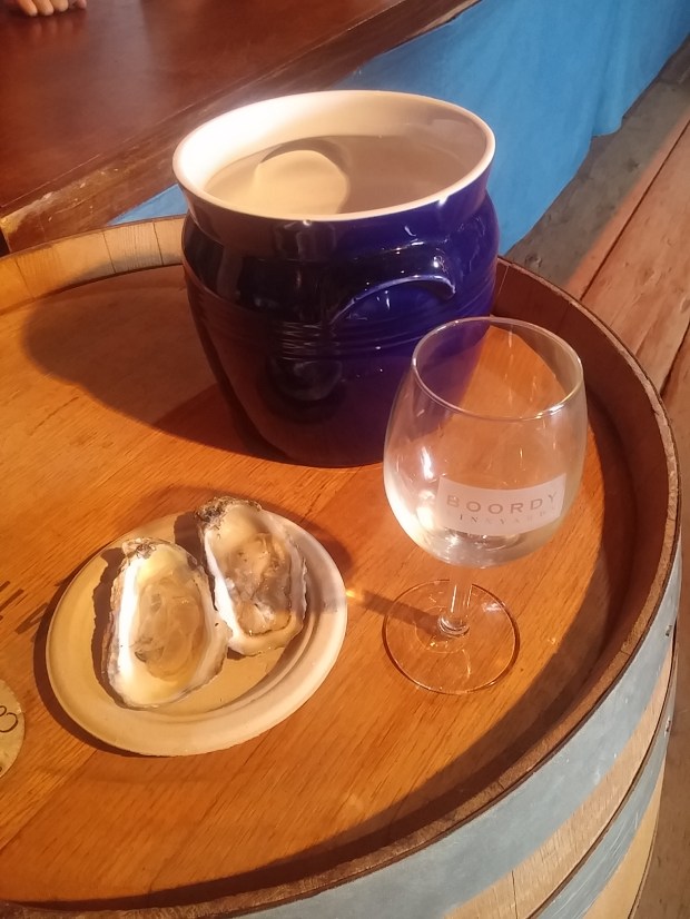 BoordyViognierWithOysters2