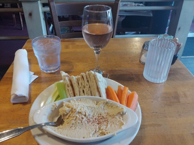 PerrinReserveRose&amp;Hummus2